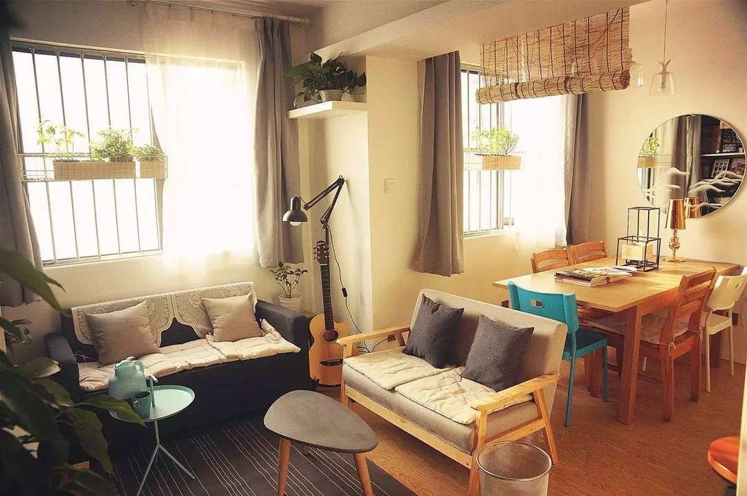 设计师改造35㎡超小户型，瞬间变成日式拉面馆，网友：好想吃一顿