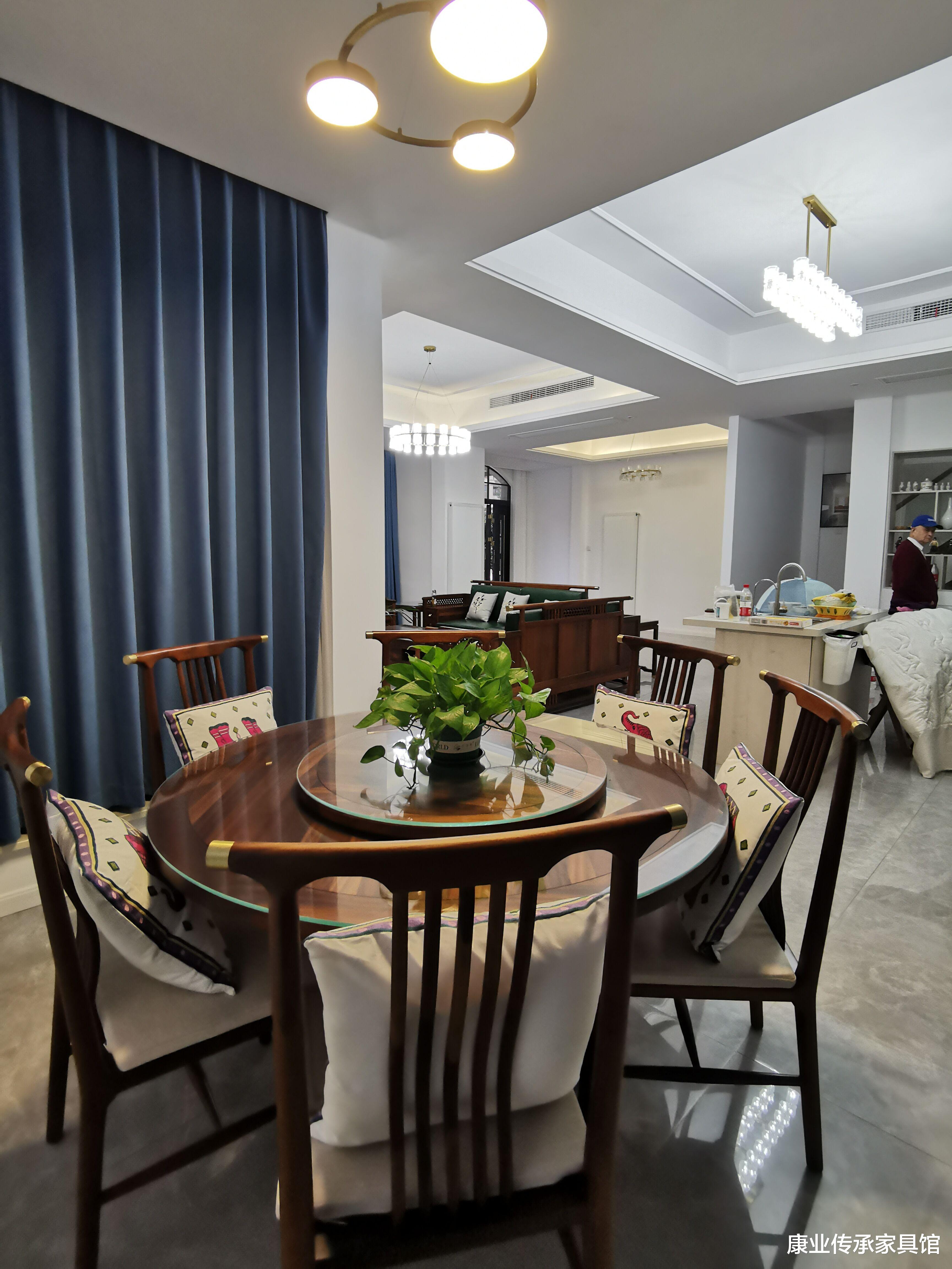 新中式实木家具,演绎简洁雅致的家居氛围