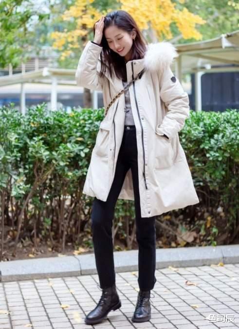 鱼司辰 入冬第一件羽绒服，羽绒服也能打造出各种时尚感，越简单越高级