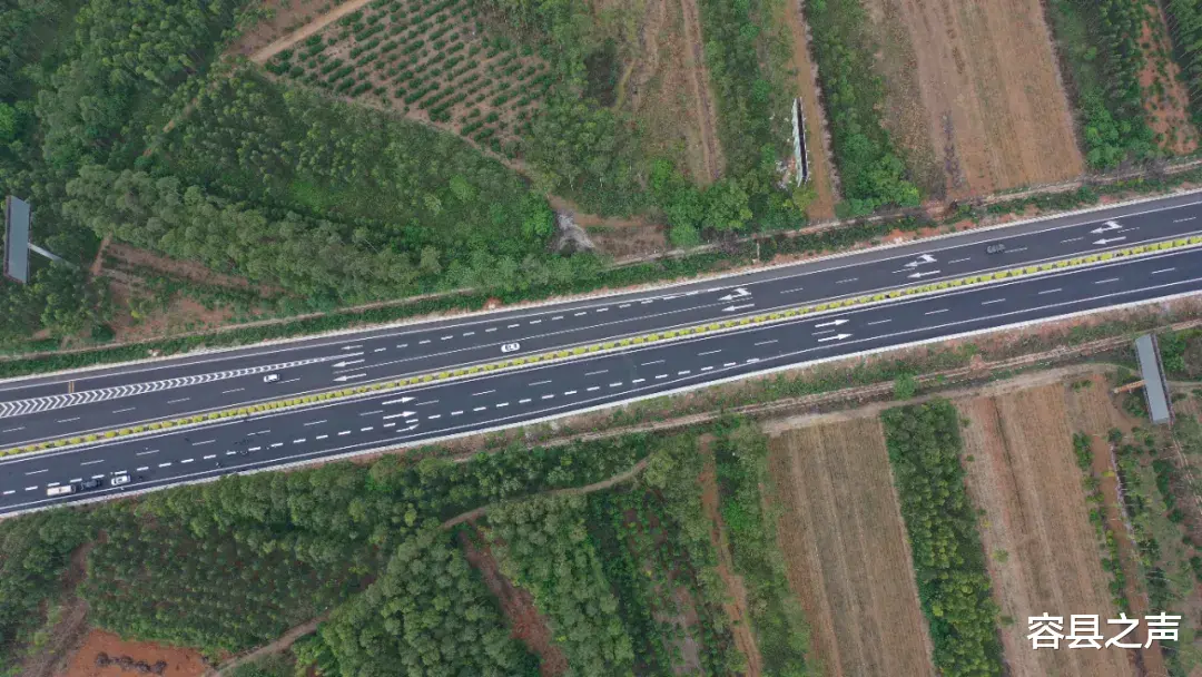容县之声 刚刚，广西这条高速公路通车了！