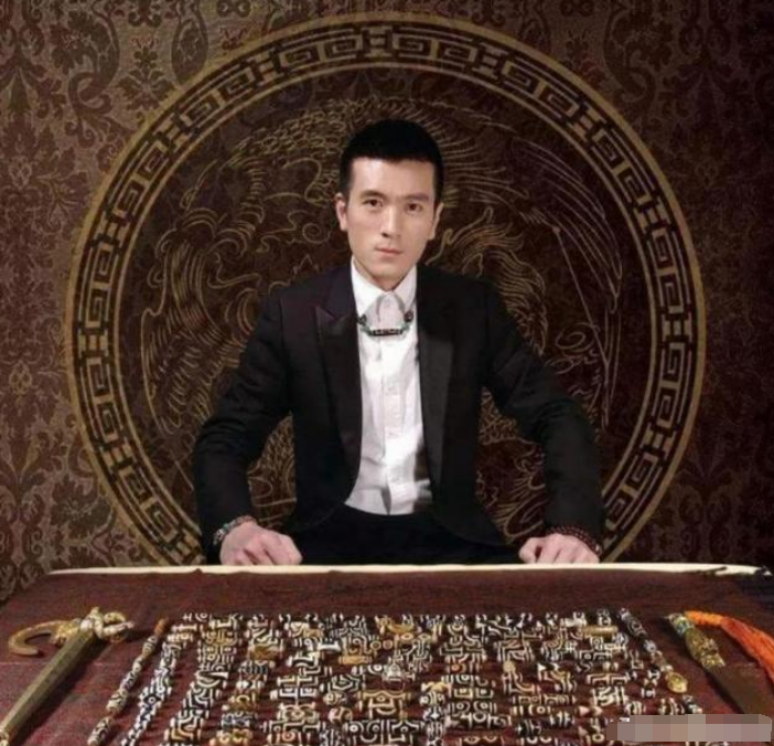 黄圣依|有种“炫富”叫黄圣依老公微博，26个字的认证，圈内没人敢这样写