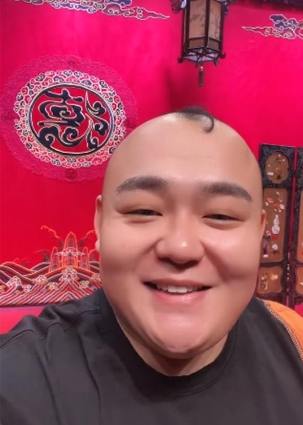 孙俪|德云社杨鹤通今晚将在天德直播，网友纷纷询问，张云雷会出现吗？