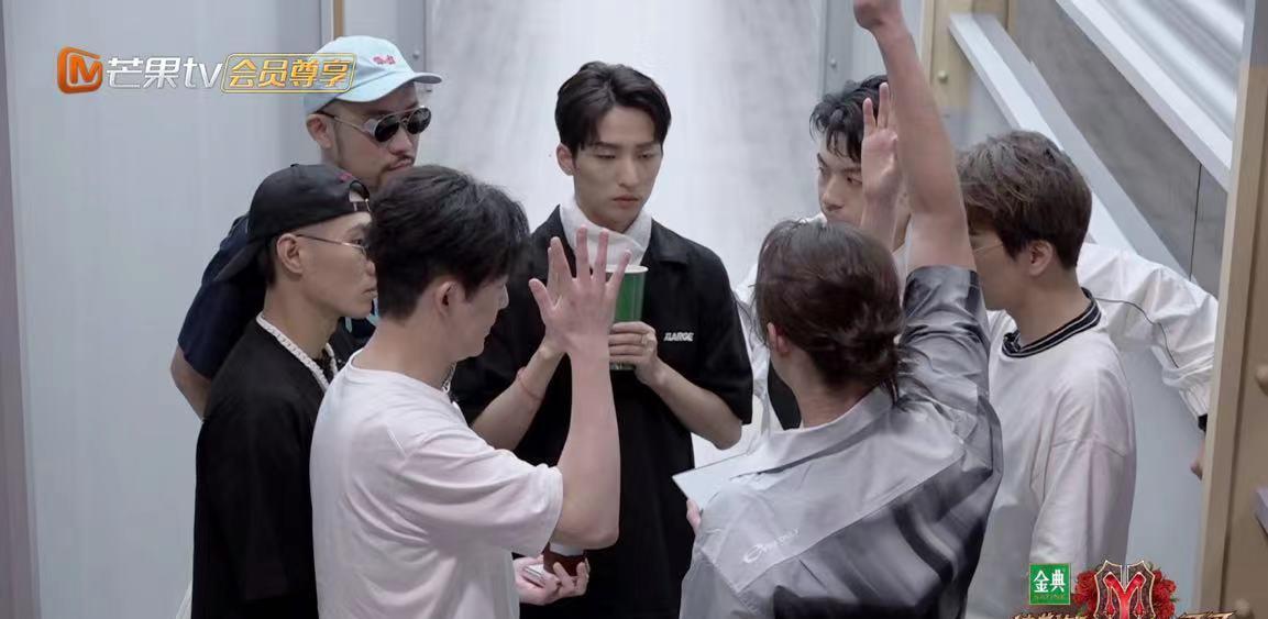 MARRY|为了赚取火力值，选择让瑞奇走路回去，胡海泉的决定被网友刷屏