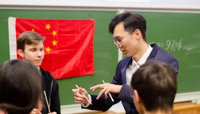 家有二宝育儿|海归变海带？资深HR透露：宁招国内名校生，也不招海归留学生