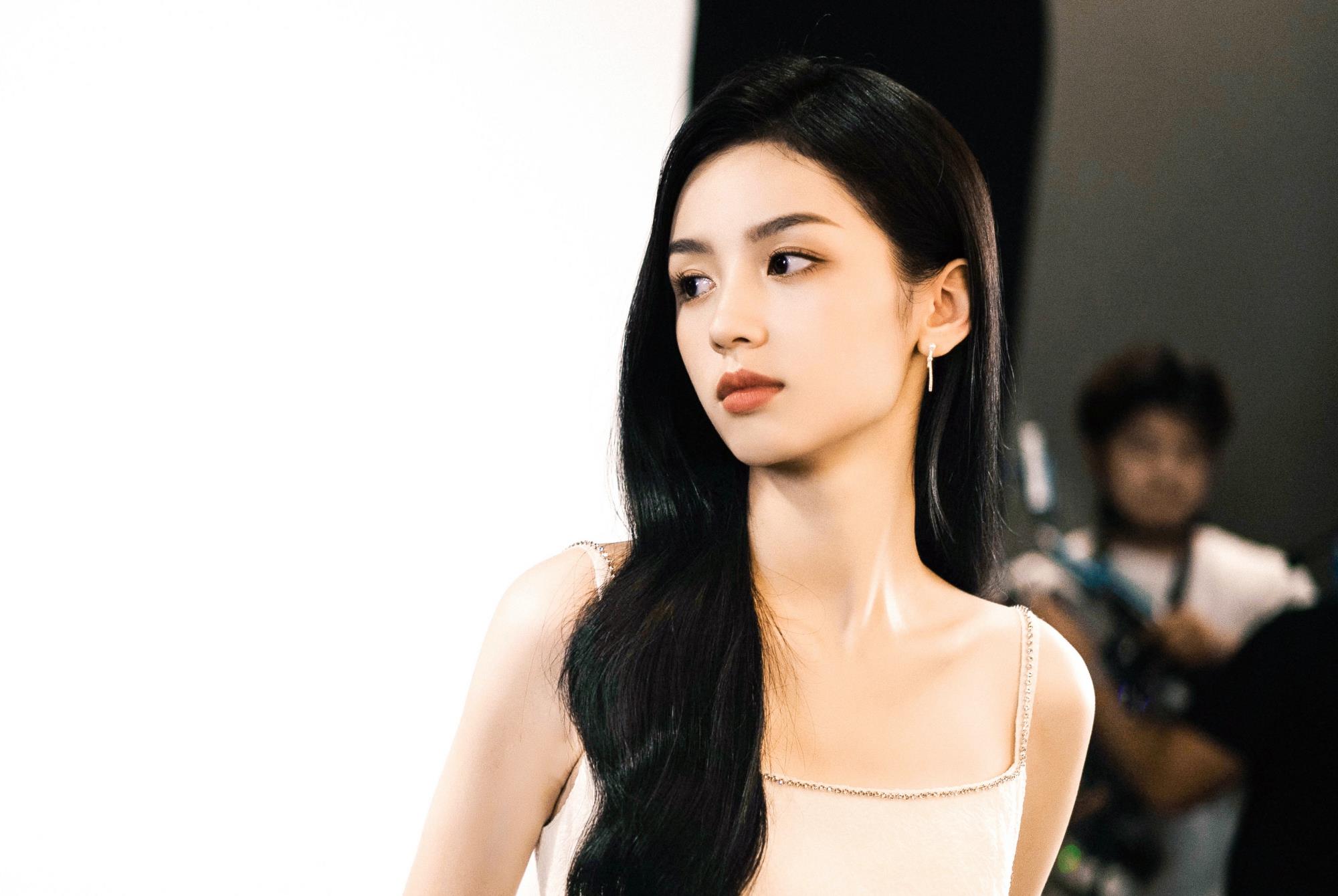 为有暗香来|刚刚，周也携《为有暗香来》归来，被赞高冷女神！