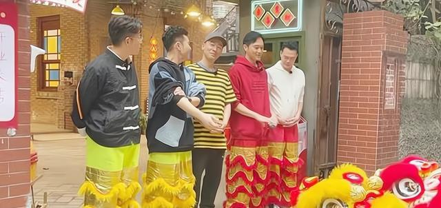 整容|《大湾仔的夜》路透曝光，欧阳靖布瑞吉加盟，他俩是真的火了