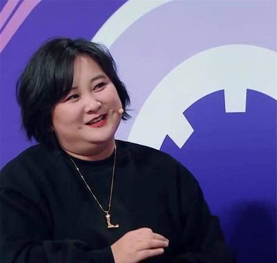 冯绍峰|被贾玲叫醒时，关晓彤竟喊男友名字，意外暴露两人关系