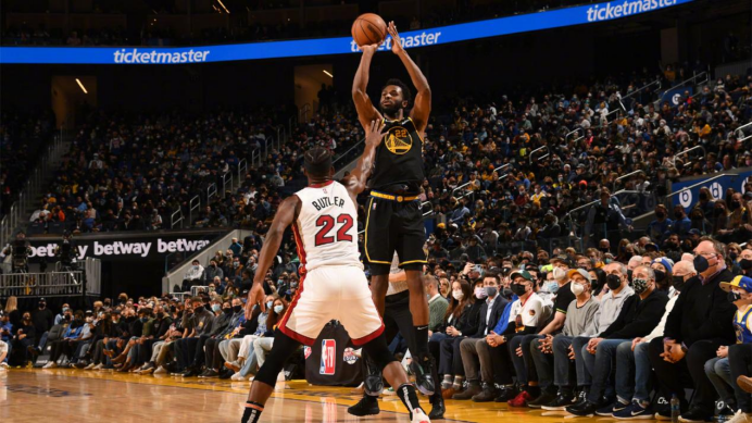 勇士队|NBA独行侠VS勇士勇士气势如虹，独行侠凶多吉少
