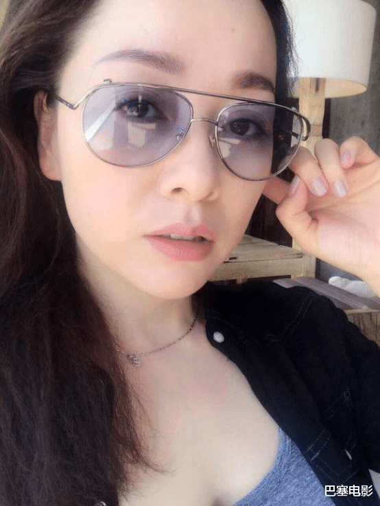 赵本山|8版香妃，两眼脉脉含情会说话，谁撑起“异域第一美”，谁在拉胯