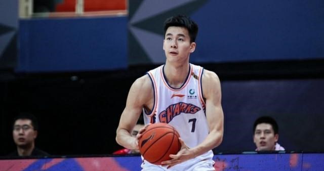 辽宁男篮|男篮明日赛程：上海浙江开启排名之争，辽宁遇北控轻松制敌