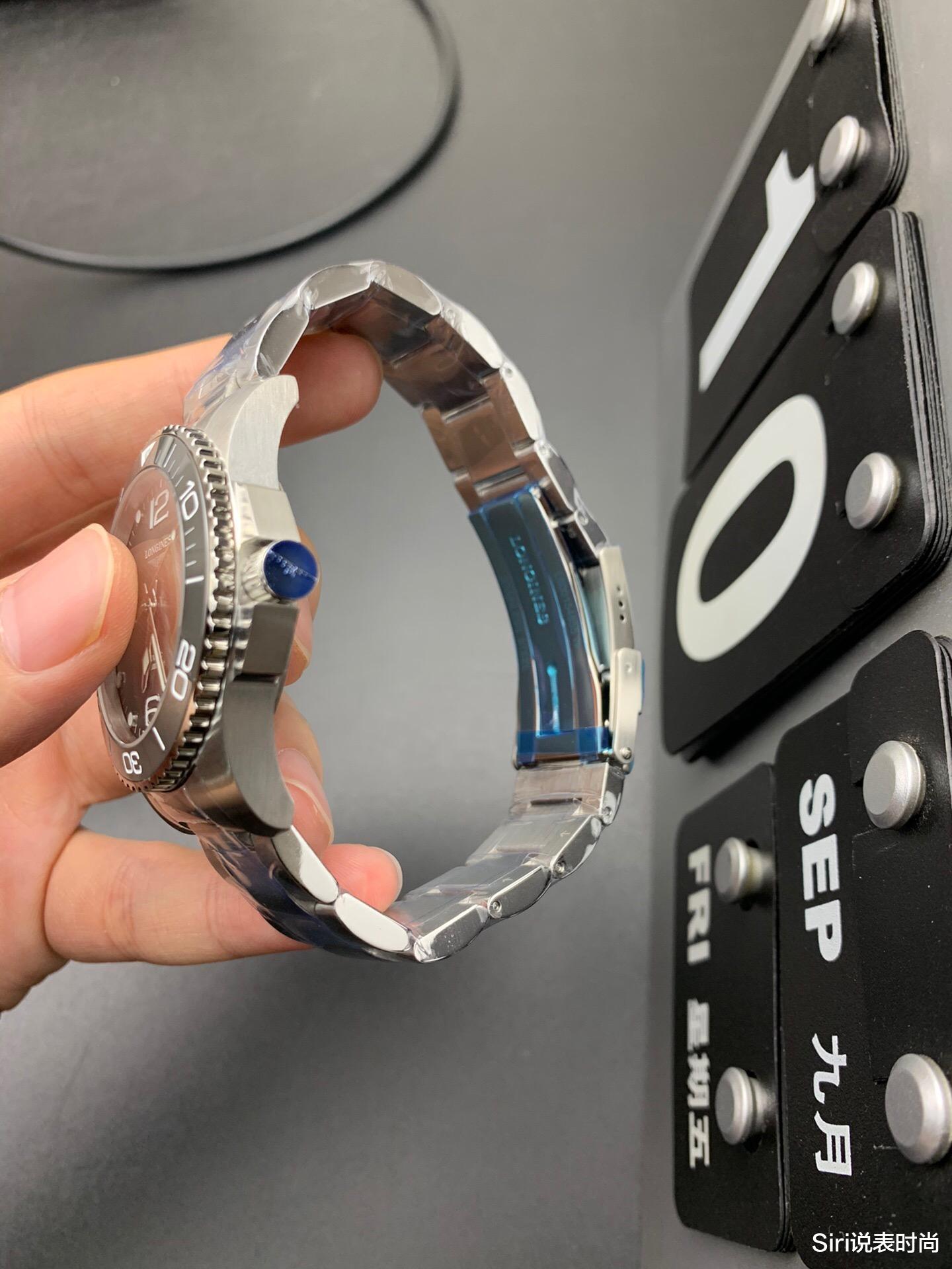 Siri说表时尚|Siri说表：ZF厂浪琴灰盘康卡斯腕表