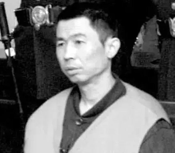 男子冒充私家侦探杀害家庭妇女,被捕后惊现另外8条命案