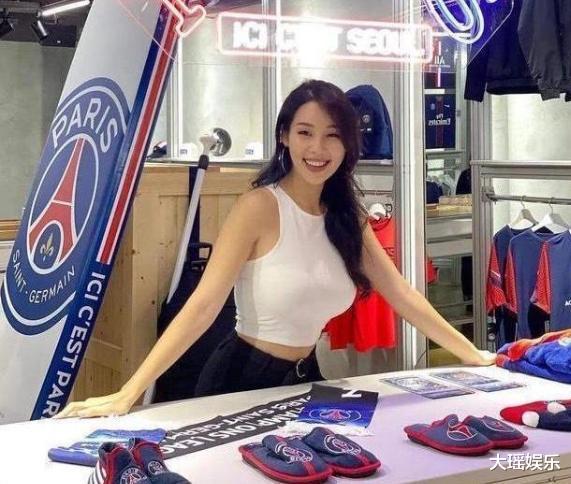 |42岁模特被25岁小鲜肉倒追，看到照片后，这身材惹人羡慕