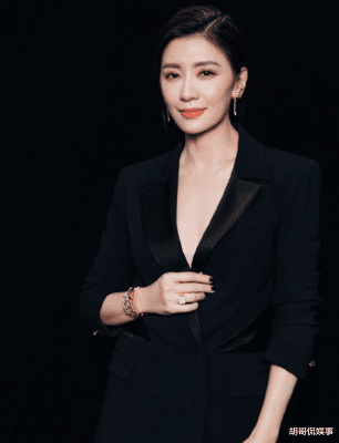 贾静雯|47岁的新晋金马影后,曾经困于失败婚姻,如今崛起重生