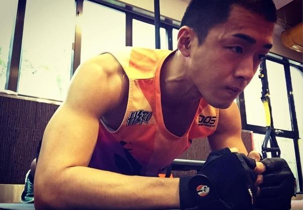 奶球妈咪聊|TVB艺人入行11年不受重视!为追梦兼职做装修,银行户口曾剩47元