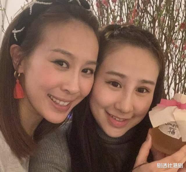 二胎|恭喜!35岁香港著名歌手宣布二胎产女,嫁科学家丈夫两年抱俩