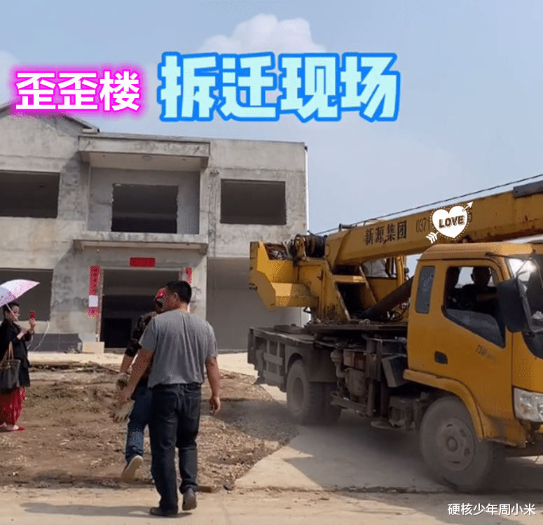 硬核少年周小米 湖北荆州“歪歪楼”后续:网红们相续离开,房屋前只剩几个卖货的