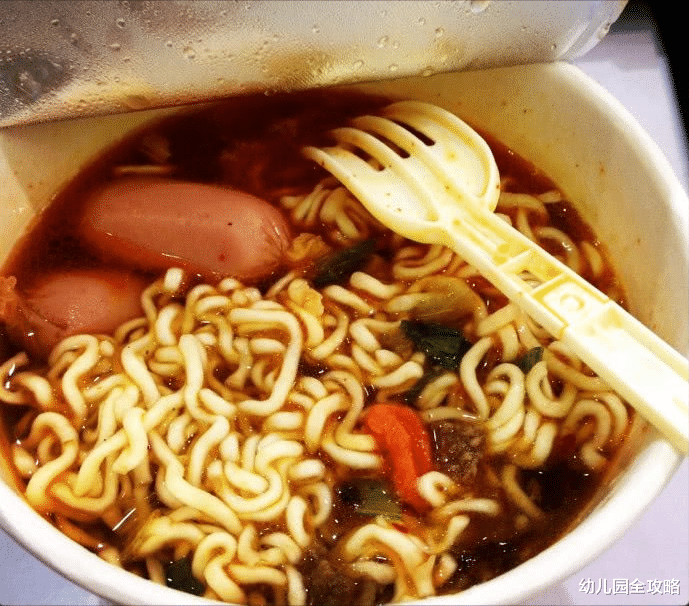 幼儿园全攻略|不敢在家点外卖、吃“垃圾”食品的当代大学生：快点让我开学吧！