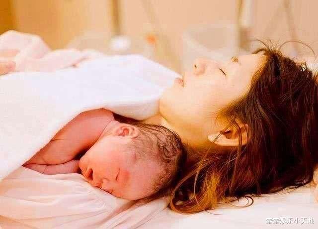 秋瓷炫|42岁的秋瓷炫哭了，也许是她压抑了太久，镜头前的落泪让人心疼