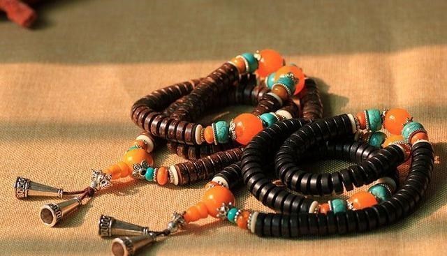 |别玩高价文玩了，这7种文玩手串，百元之内搞定，包浆之后超漂亮