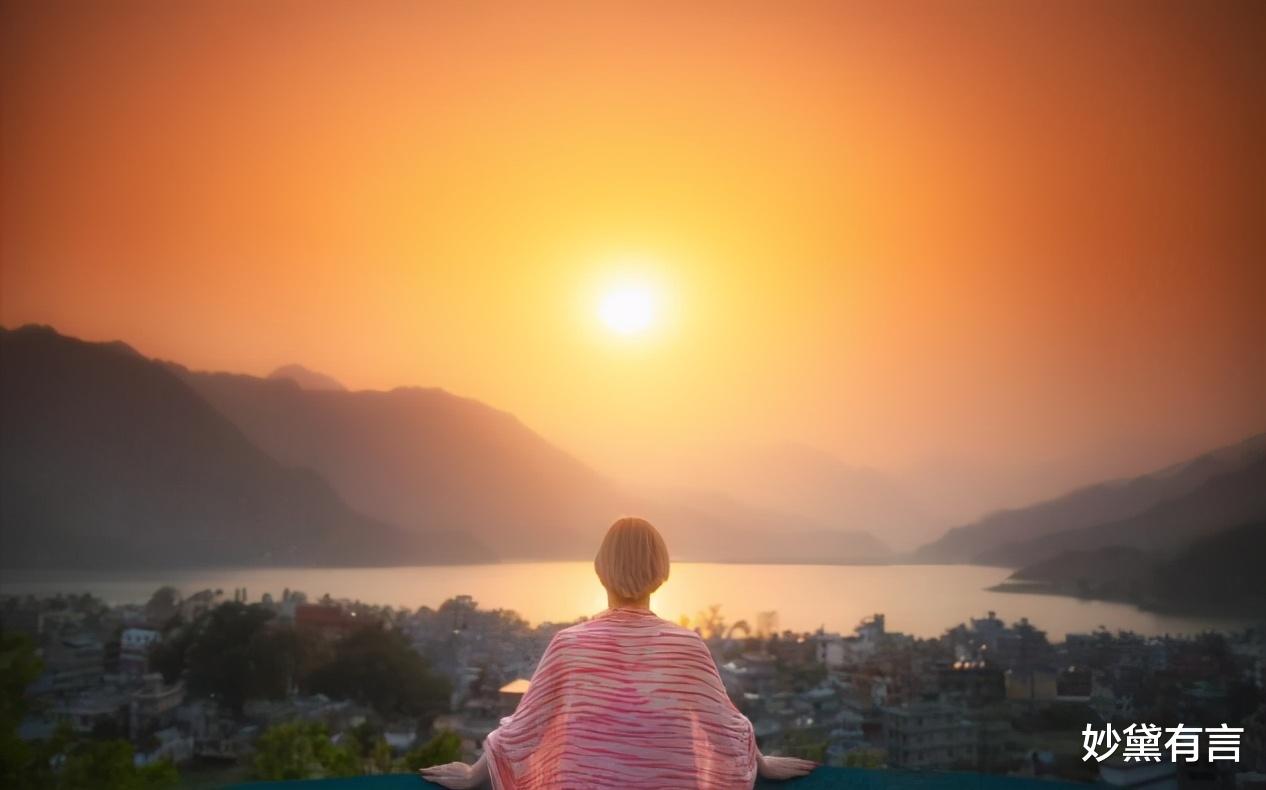 妙黛有言|人到中年，不要在朋友圈显摆这些