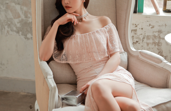 心壹文学|女神孙允珠高清时尚搭配：腮红裸粉流萤斑驳霜露荷叶裙