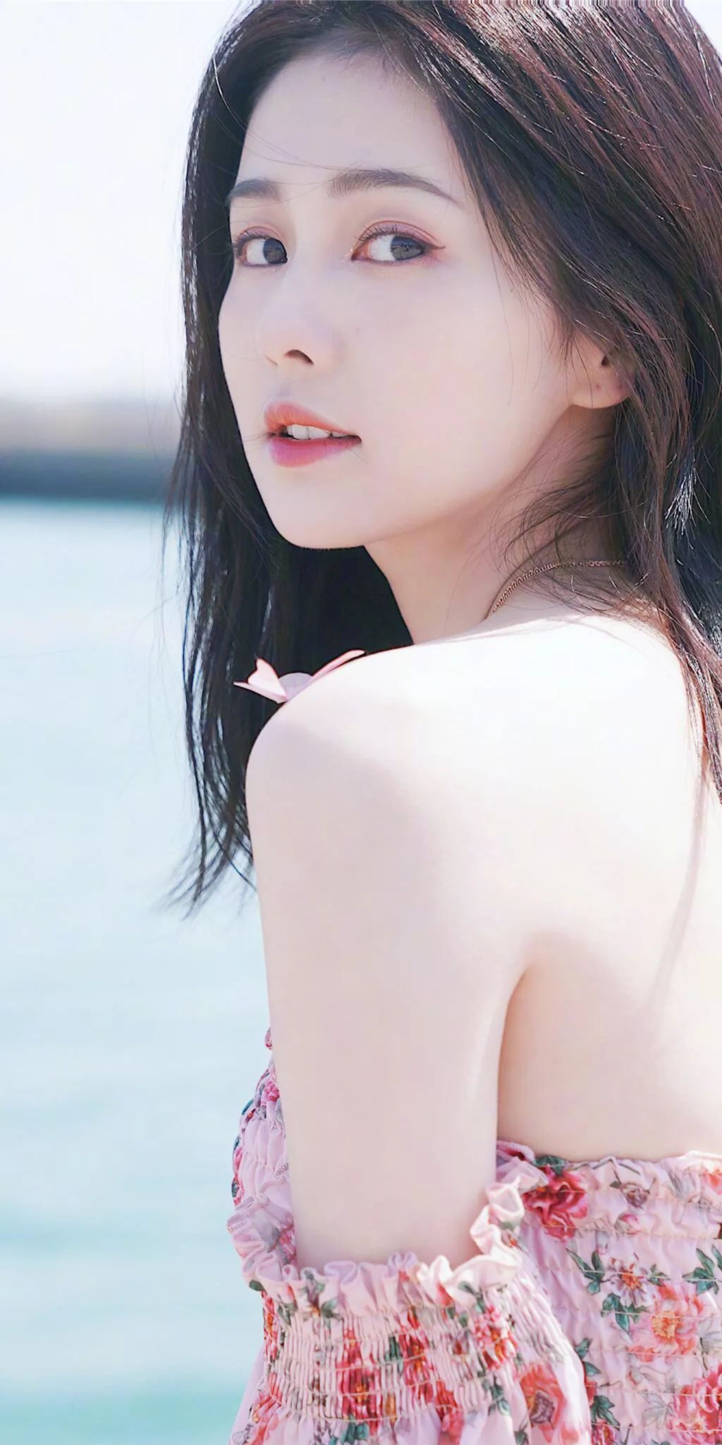 张哲瀚|白鹿，清纯又性感，身材迷人，不知道有人得到她没有