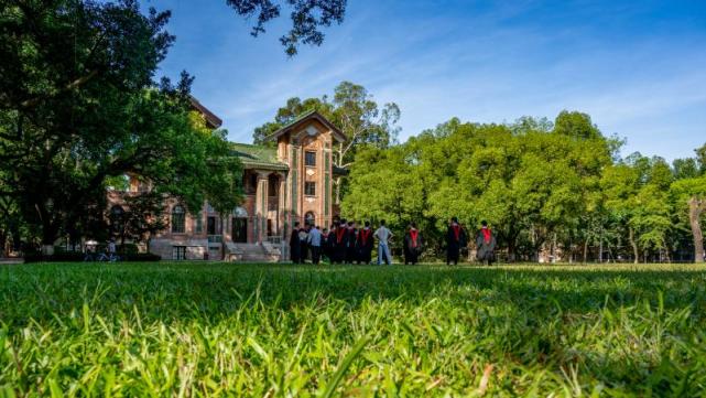 羊城派 慕了！今年起，中大所有大一新生在最美廣州南校園“浸潤”一年