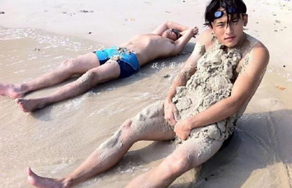 迪丽热巴|那些年张哲瀚干过的“调皮事”，粉丝：有点可爱！