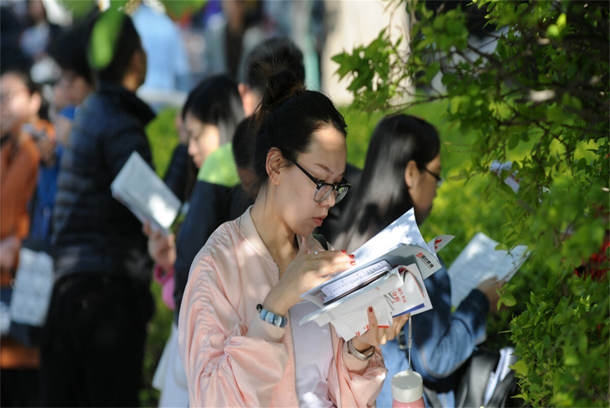 大学生|又一岗位升级为“铁饭碗”，21年计划招聘1300人，干满两年入事业