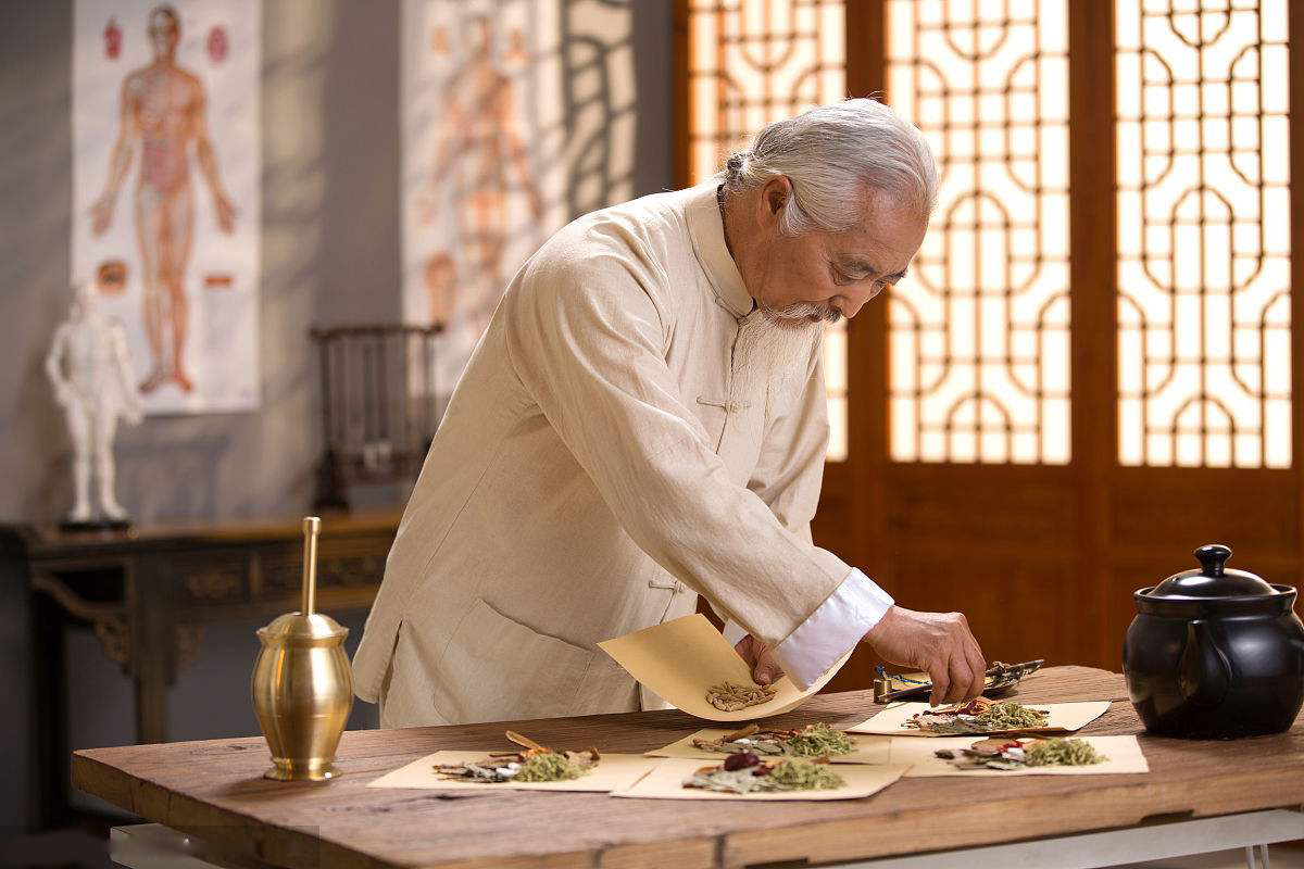 青蓝中医健康|【中医故事】 望闻问切这几个细节,医者高下立见!