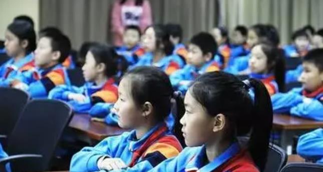 作文|《没用的爸爸》小学生作文，教师看完乐得不行，直言：小棉袄破了