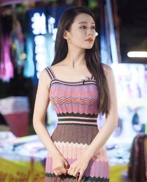 好物官|朗朗老婆“蜜蜂腰”只有55cm, 芭比身材靠摇呼啦圈，难怪从不节食