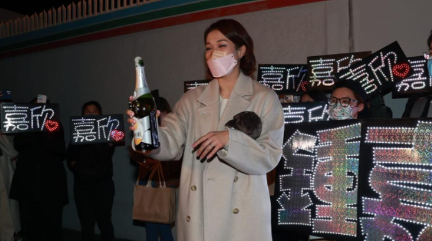 王一博|出道17年演技备受好评,陪跑13次,却憾失TVB视后,网友:意难平