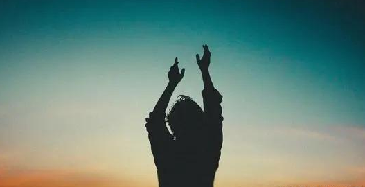 小海豚吖|平时懒散，但是容易遇到机会，迎接明媚春天，这些星座有潜力