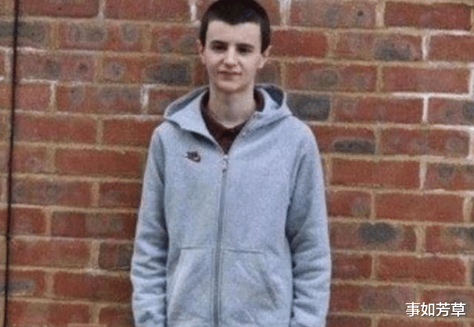 事如芳草|13岁男孩“荣登”父亲宝座，退学照顾孩子，现实却给了他一巴掌