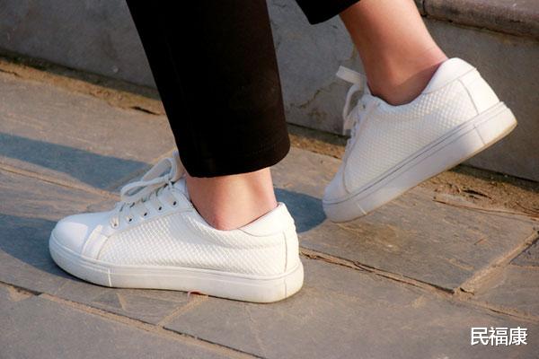 运动|年过半百的人，每天走路步数达到多少，才不会伤身体？告诉你标准