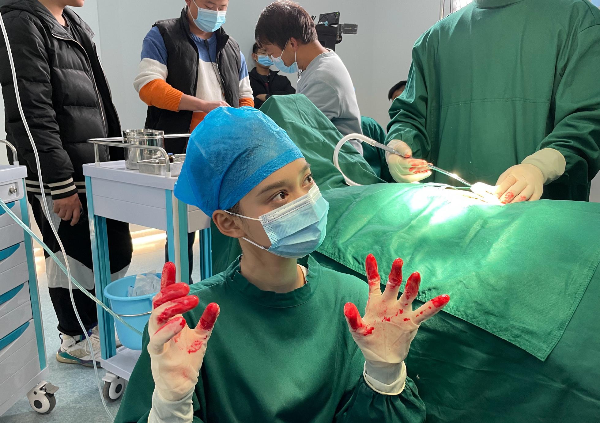 夏梦|古装爱情剧《莫染》来袭，付辛博、夏梦领衔，上演女医生穿越记