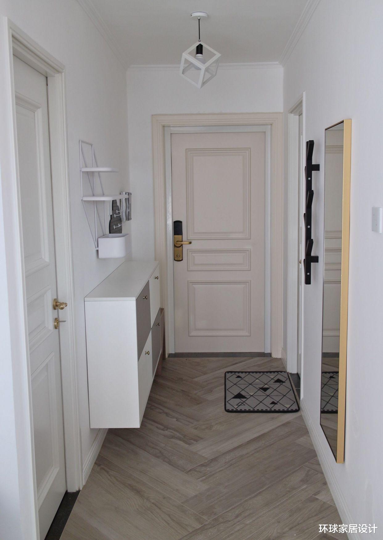 开门就是客餐厅,鞋柜放在哪,才能不尴尬?