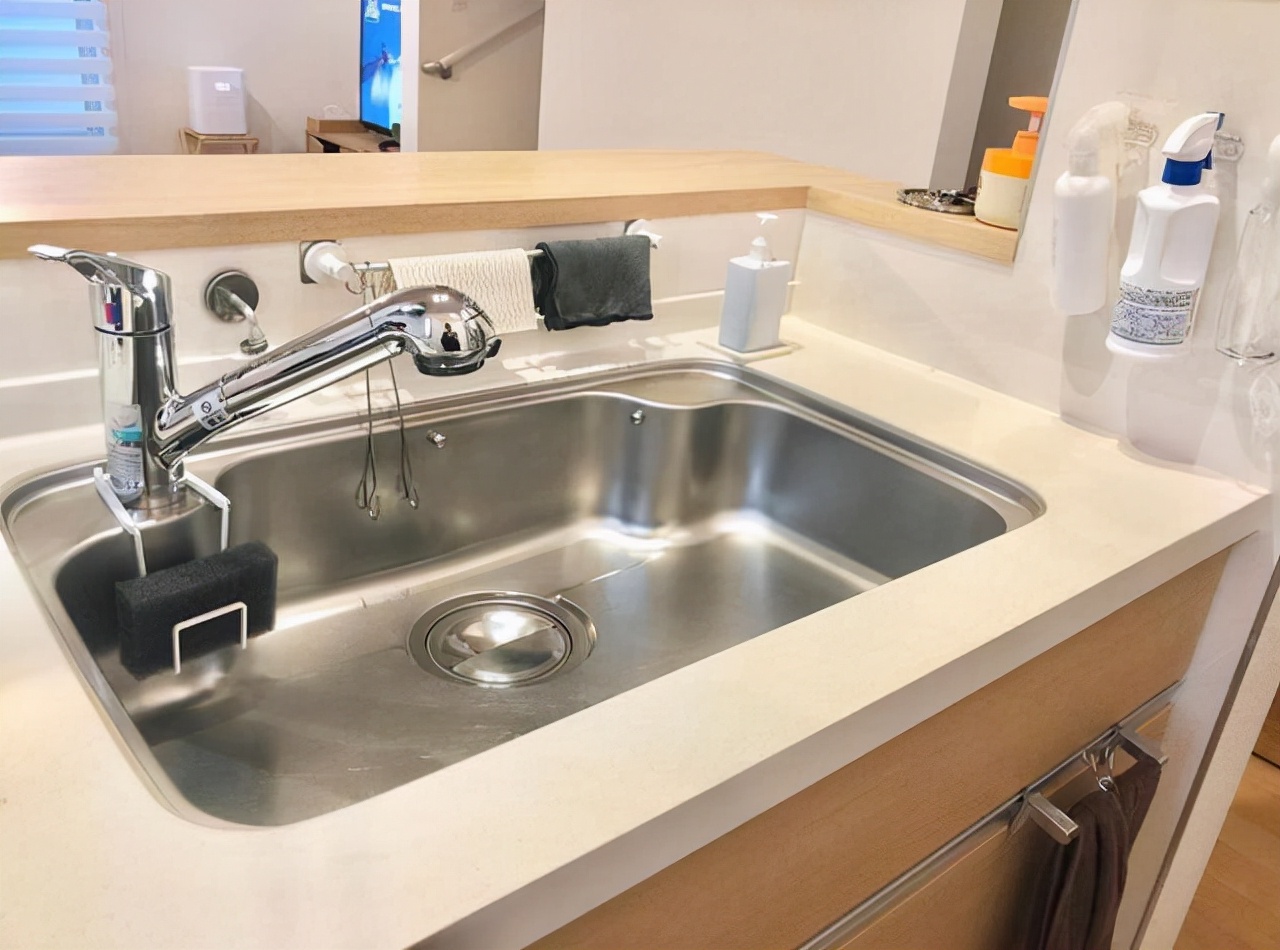 日本一家五口的“蜗居”生活,太太坚持“减物”法则,太厉害了