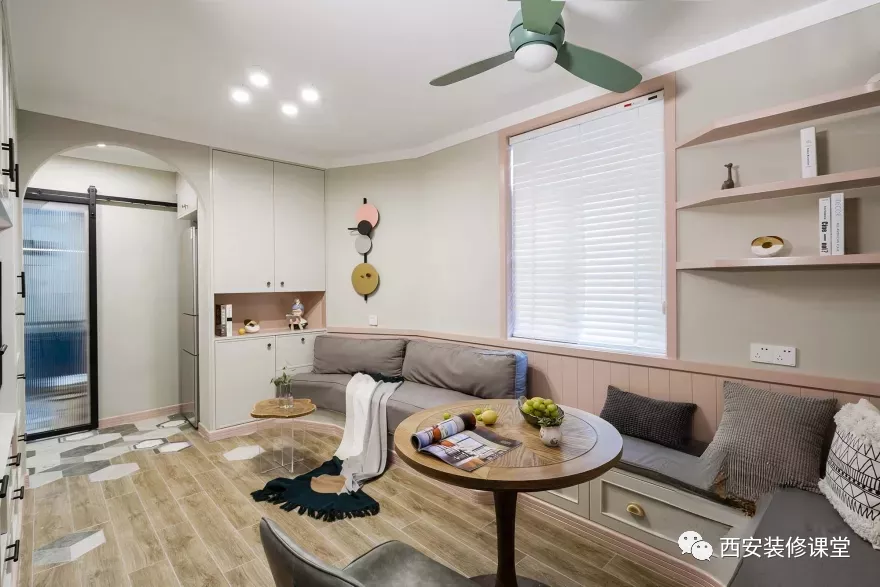 客厅扔掉沙发，替代品很多，没必要太传统