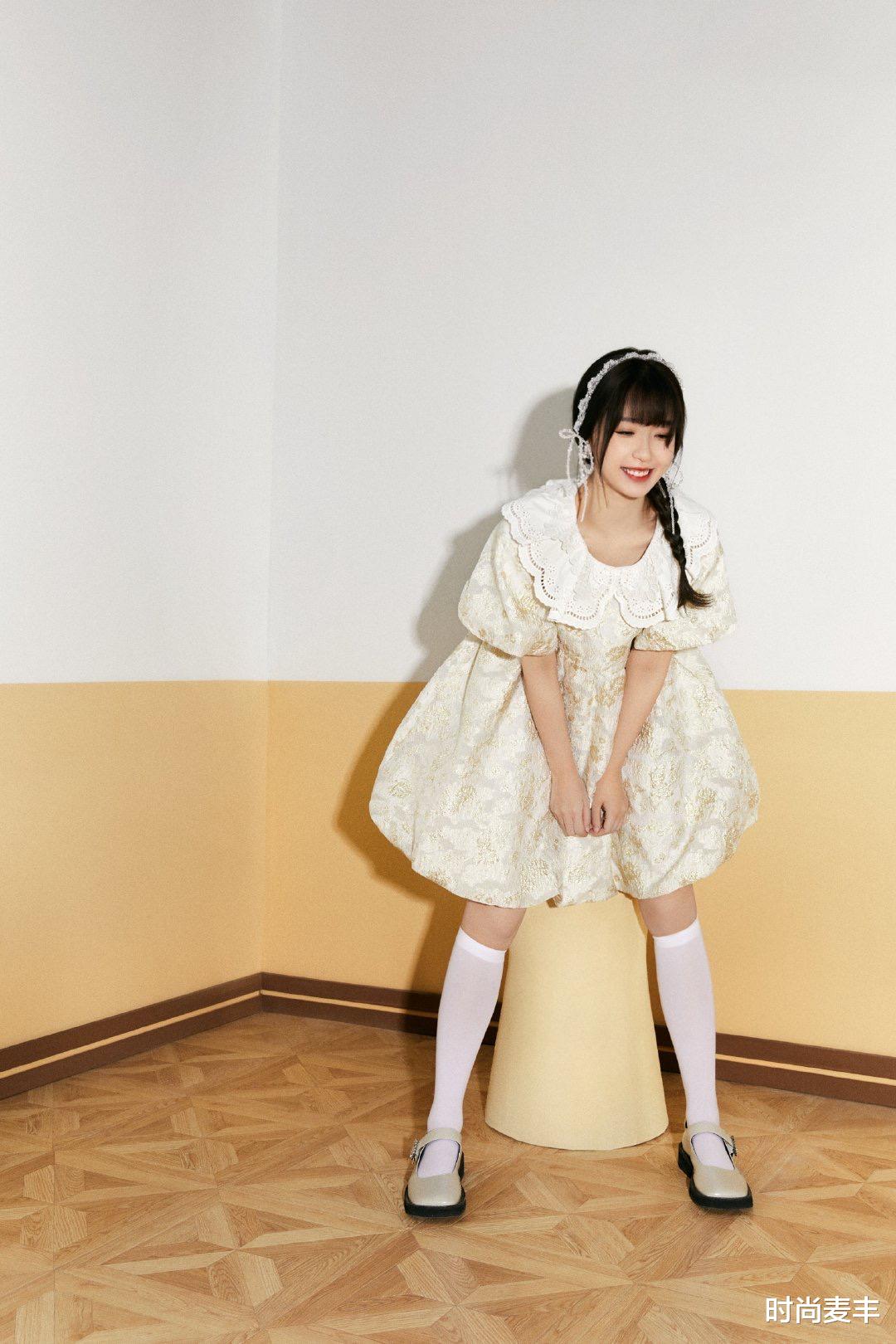 杨超越|赵露思、杨超越穿同款香草甜筒连衣裙，花样演绎不同自己，你更爱谁？