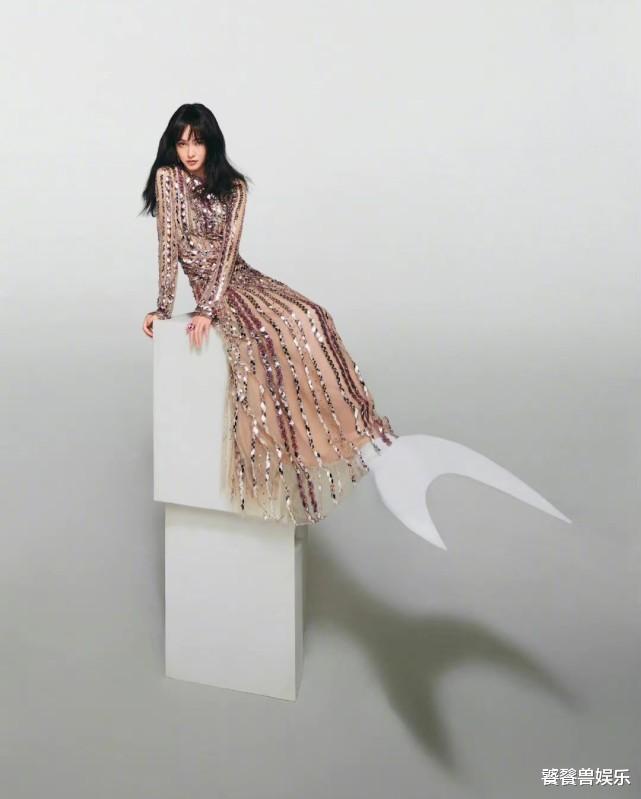 赵丽颖|4位花旦相继营业，杨紫穿格纹长裙有点仙，赵丽颖穿搭已变成熟