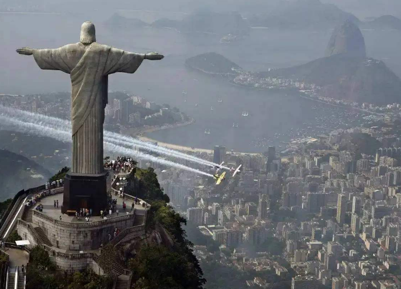 白鲸新视点 因博索纳罗不友好言论，我国推迟供应疫苗？巴州长：都是总统的错