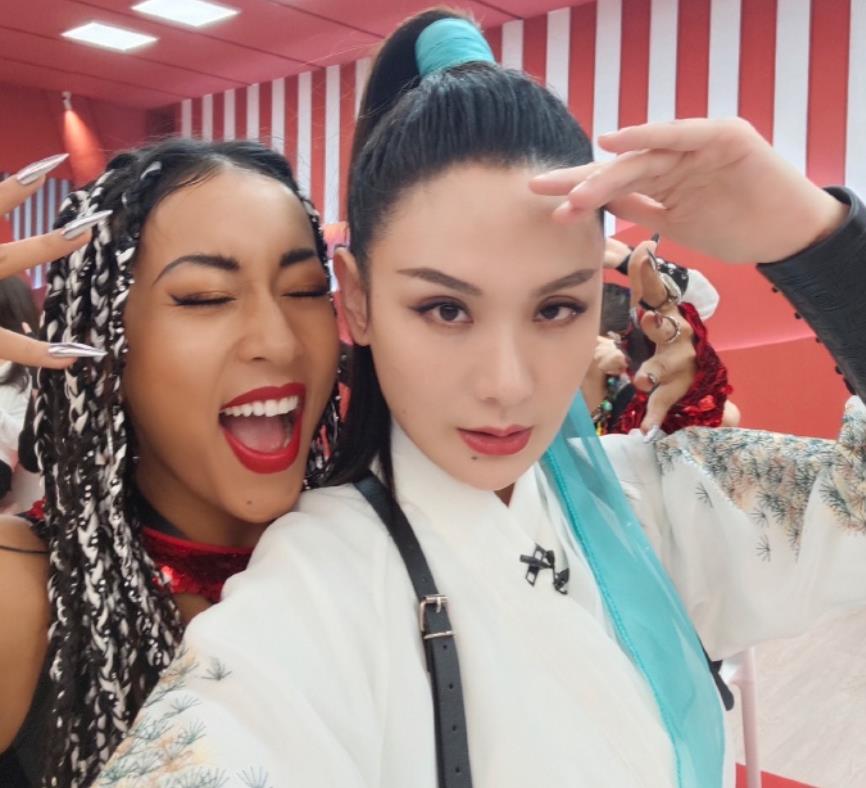 机加工分享赵工|吉克隽逸与相恋6年男友分手，是因为不想生孩子，网友: 干得漂亮