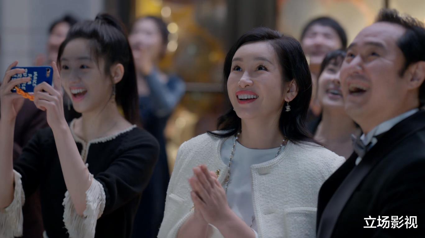 董卿|《小敏家》大结局,给9个角色颁奖,李萍最具高光,陈卓令人意外