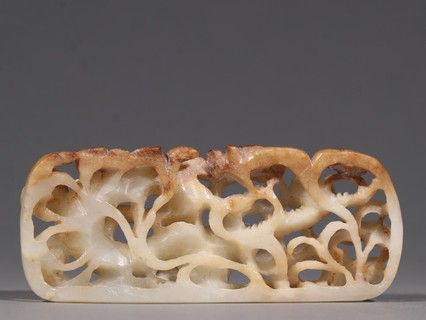 和田玉籽料|旧藏 和田玉籽料镂空龙纹玉件。