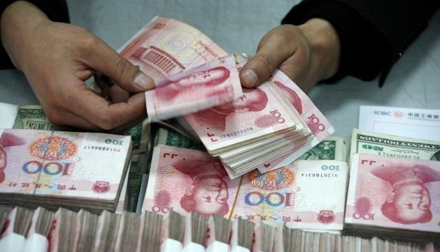 信用卡|当代年轻人消费现状：有钱时不攒，用钱时才后悔？70%开销都无用