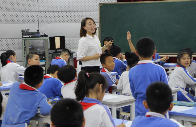 安妈育儿日|各地在职教师晒出工资条，对比下来差异明显，不均衡普遍存在