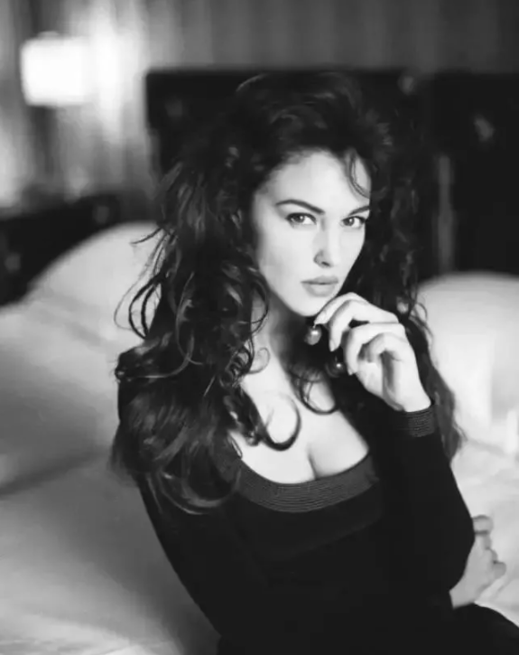 莫妮卡·贝鲁奇|莫妮卡·贝鲁奇,灿若玫瑰,风情万种